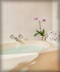 Honeymoon Suite Bath
