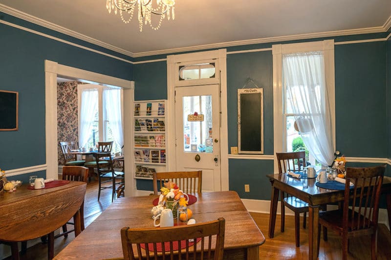 Enjoy the BEST Eureka Springs Breakfast at 5 Ojo Inn