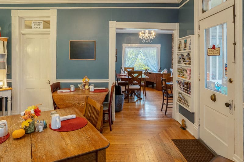 Enjoy the BEST Eureka Springs Breakfast at 5 Ojo Inn