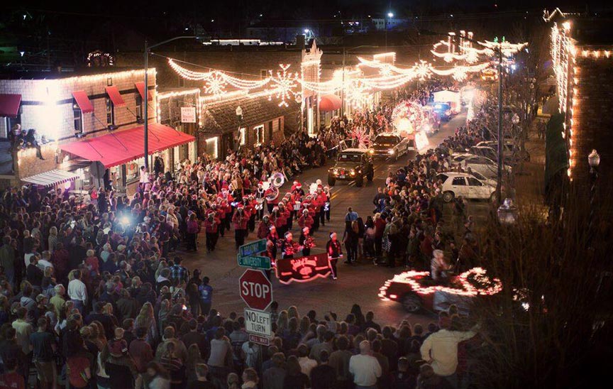 Eureka Springs Christmas Parade of Lights 2022